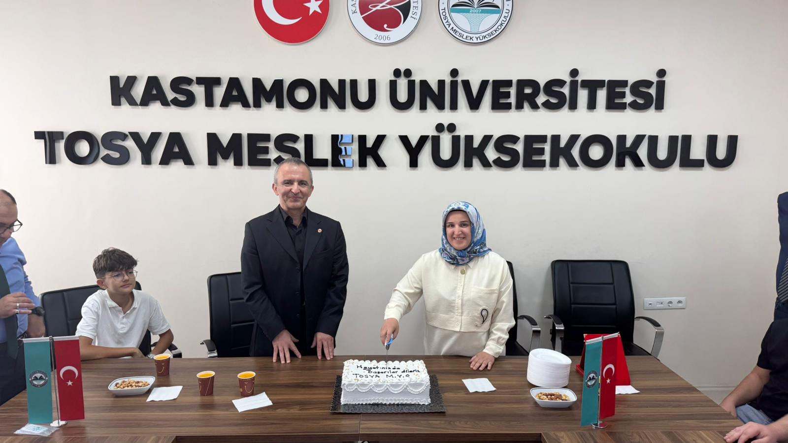 Meslek Yüksekokulumuzdan Ayrılan Personeller İçin Teşekkür Programı Düzenlendi