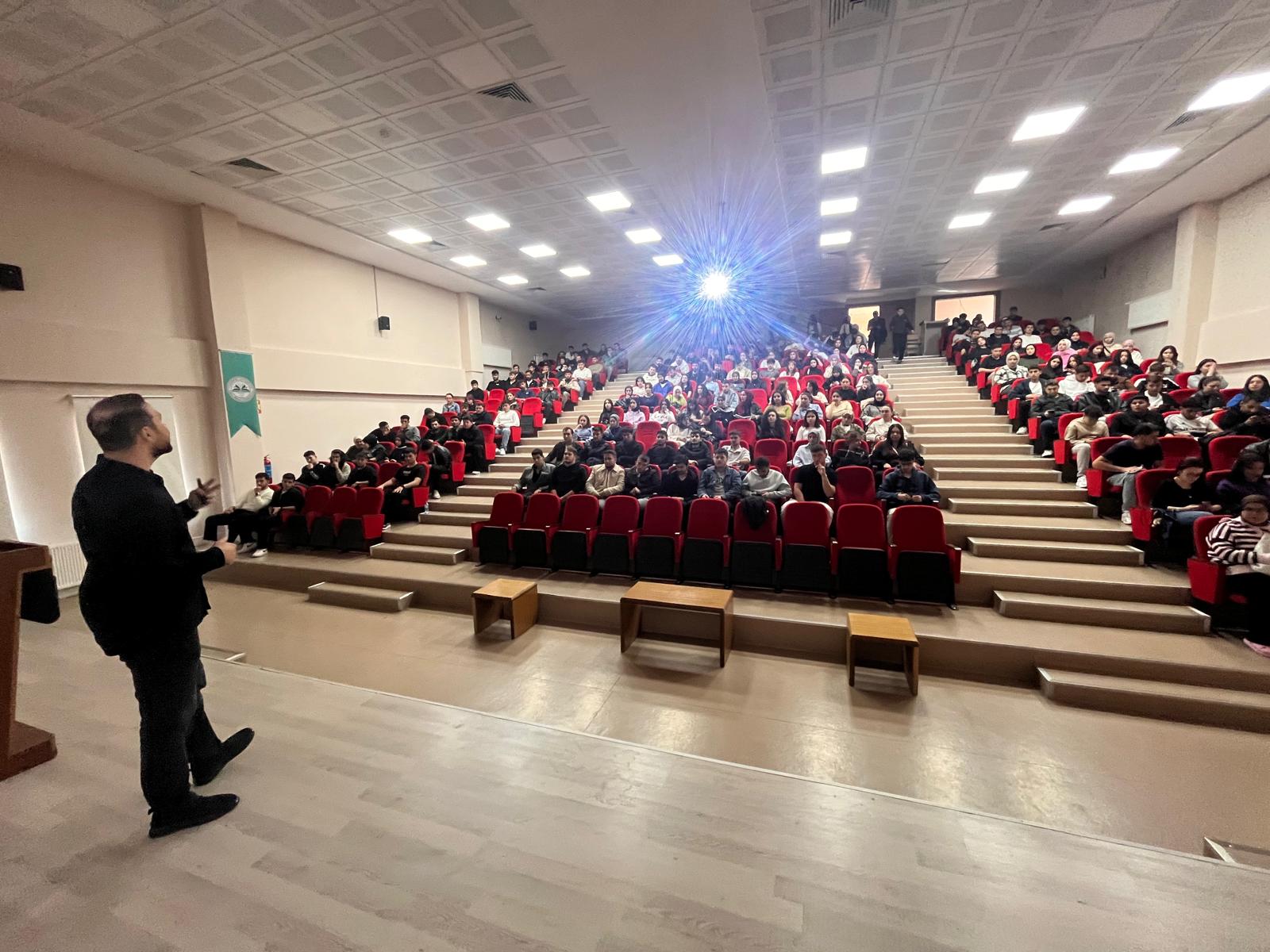 Meslek Yüksekokulumuzda 2209 Üniversite Öğrencileri Araştırma Projeleri Destekleme Programı Proje Eğitimi Düzenlendi
