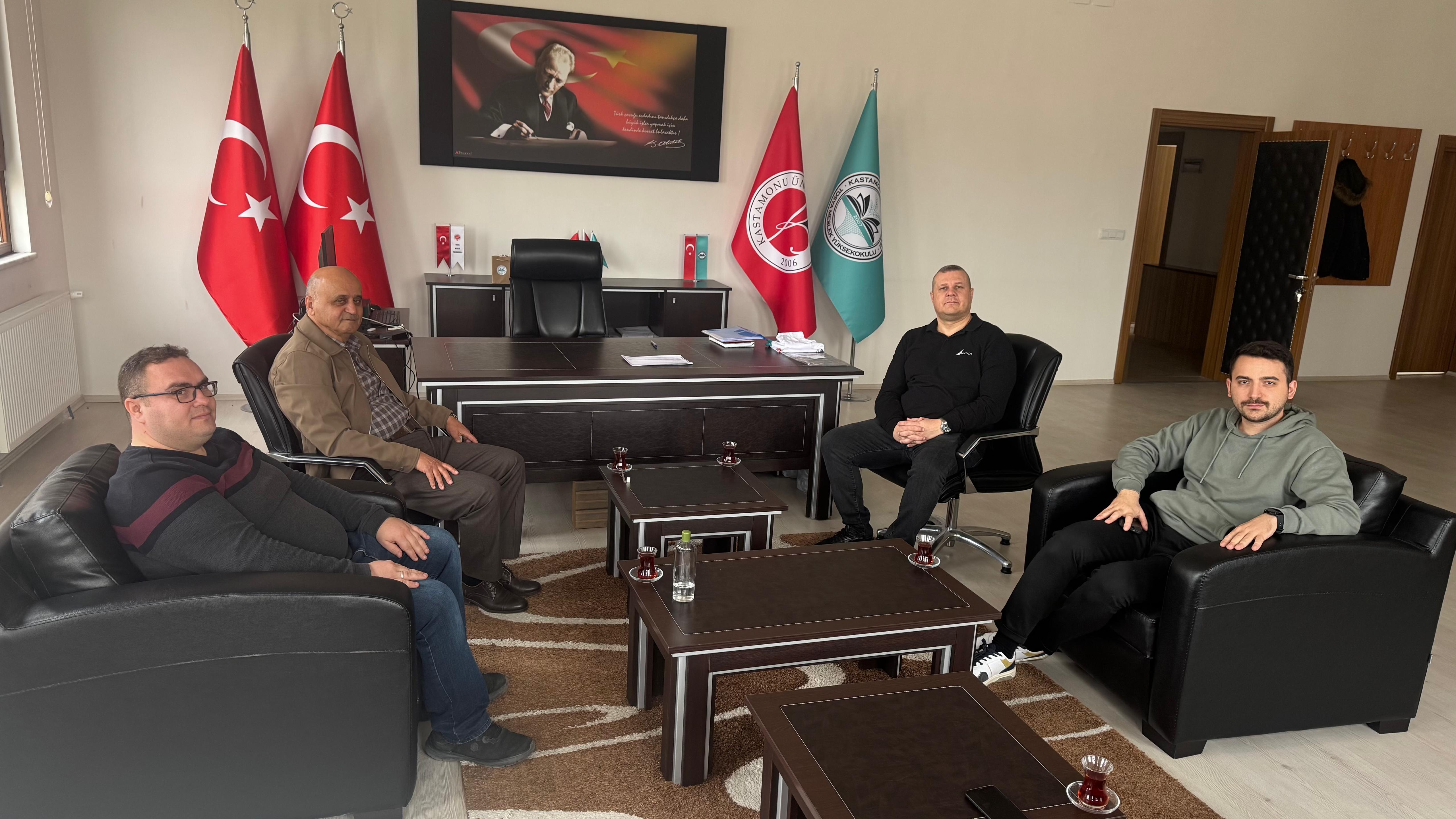 Aslan Çanta’dan Tosya Meslek Yüksekokulu Voleybol Takımlarına Destek.