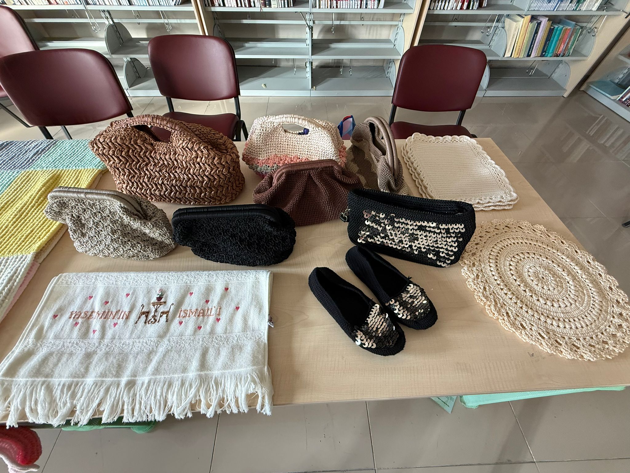 Evde Hasta Bakımı Öğrencilerinden El Ürünleri Sergisi