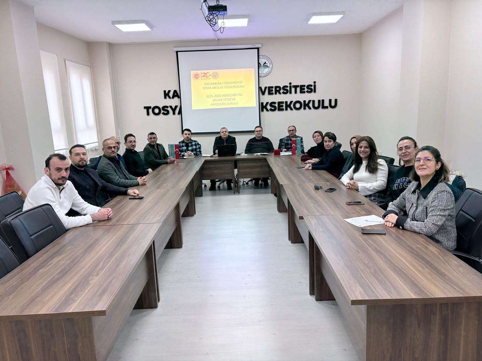 Tosya Meslek Yüksekokulumuzda Akademik Kurul Toplantısı ve 2025 Yılı Performans Ödül Töreni Gerçekleştirildi