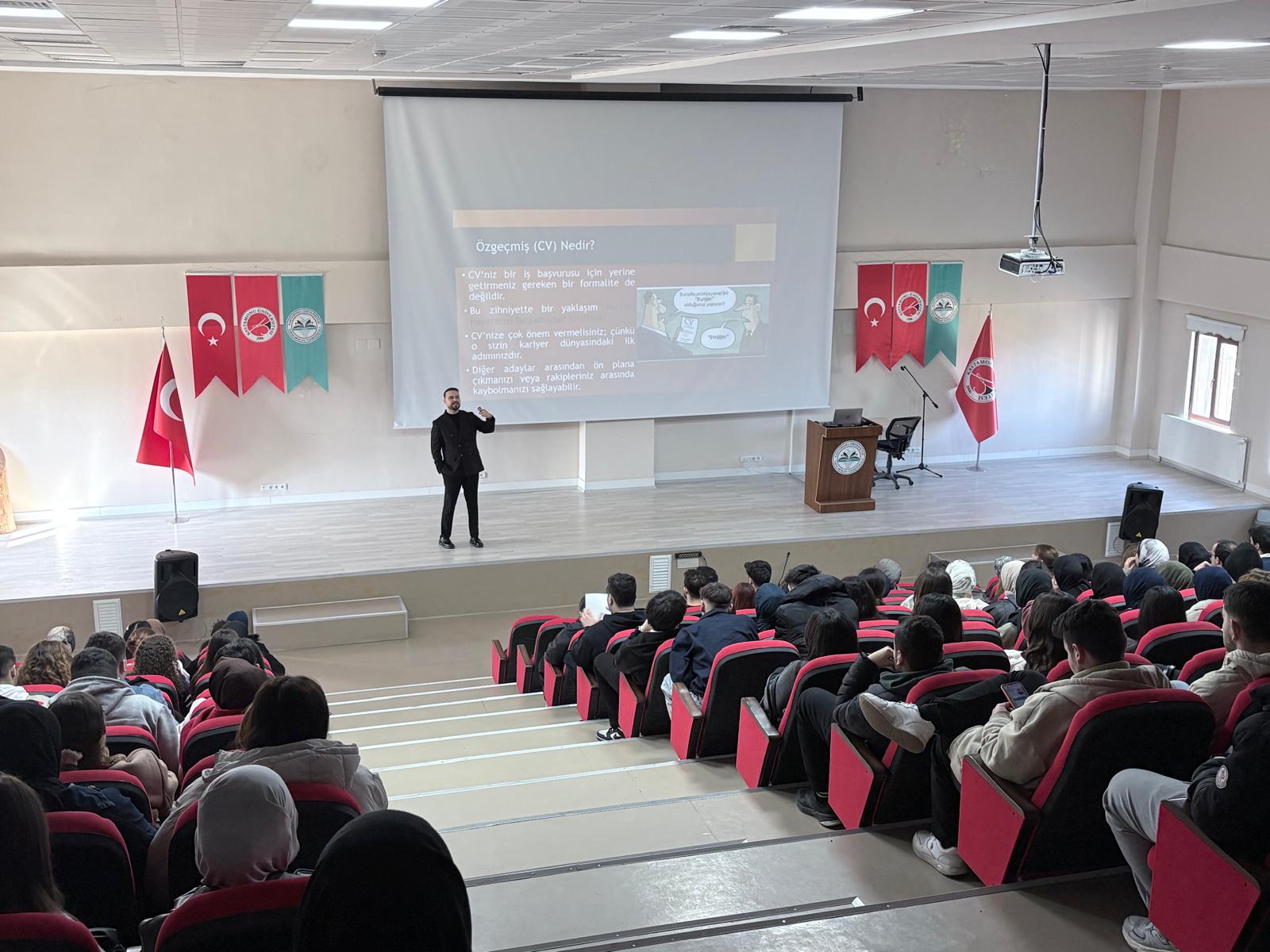 Tosya Meslek Yüksekokulumuzda “Etkili CV Hazırlama Yöntemleri” Eğitimi Gerçekleştirildi