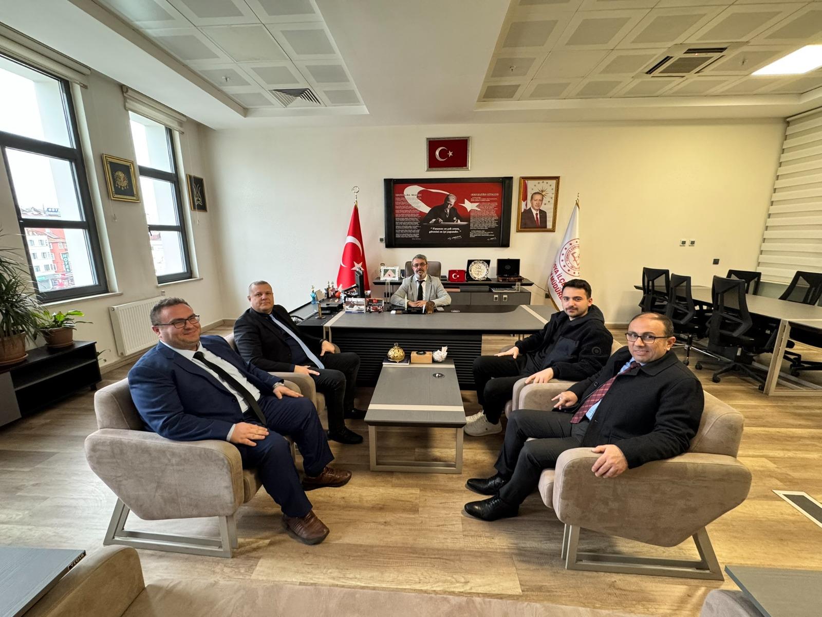 Tosya MYO Yönetiminden İlçe Milli Eğitim Müdürü Mehdi Toğrul’a Hayırlı Olsun Ziyareti