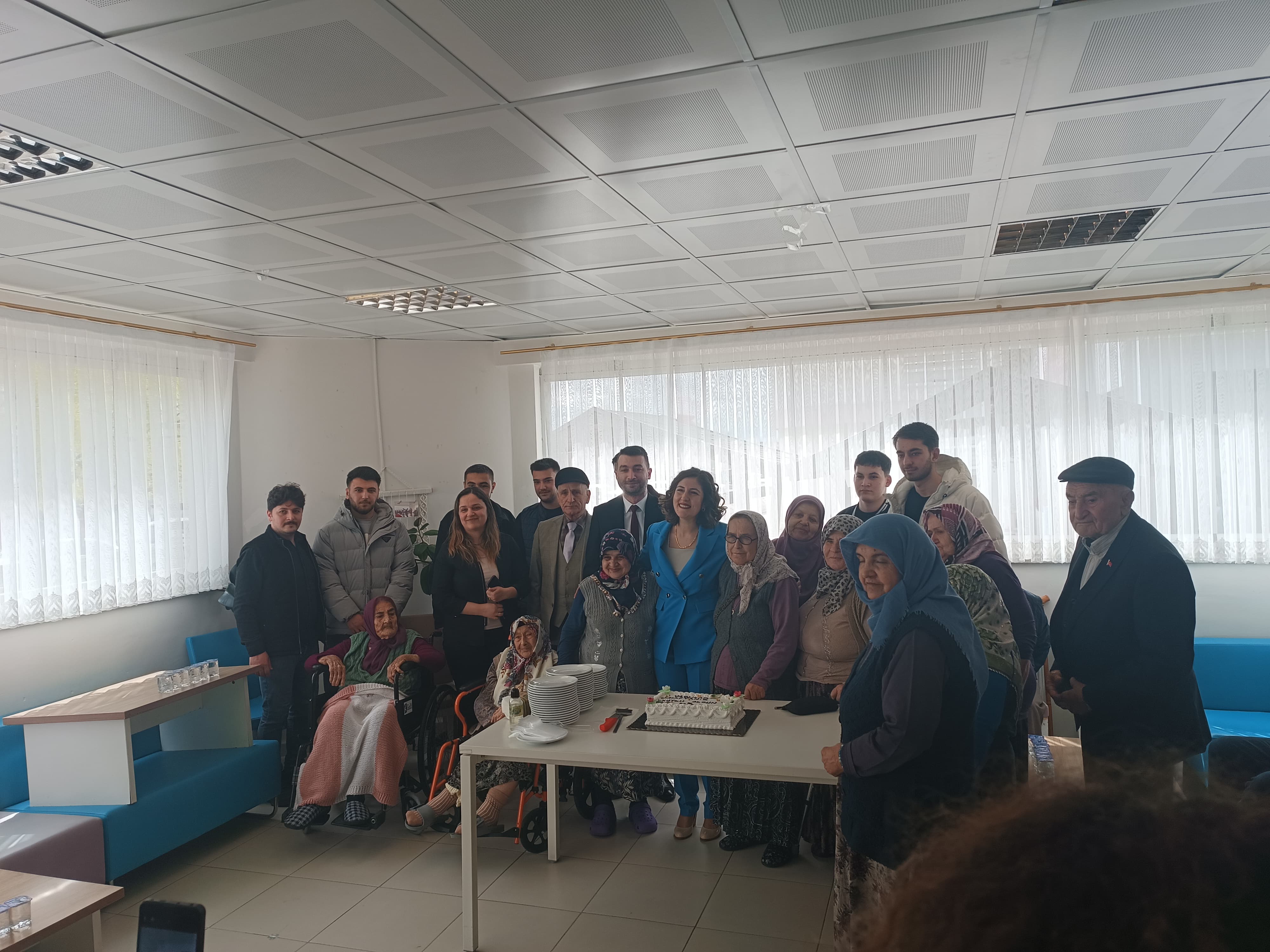 Yaşlılar Haftası Kapsamında Huzurevi Ziyareti Gerçekleştirildi