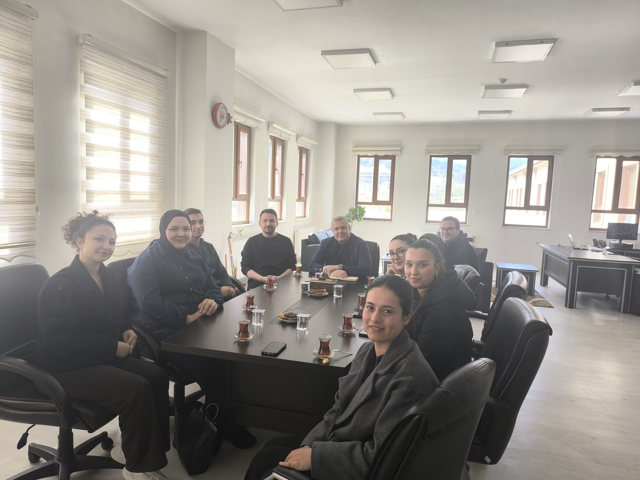 Yüksekokul Yönetimi Öğrenciler ile Çay Sohbetlerinde Buluştu.