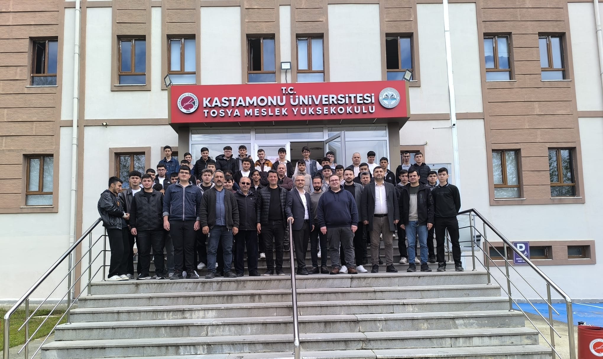 Tosya Mesleki ve Teknik Anadolu Lisesi Öğretmen ve Öğrencileri Meslek Yüksekokulumuzu Ziyaret Etti.