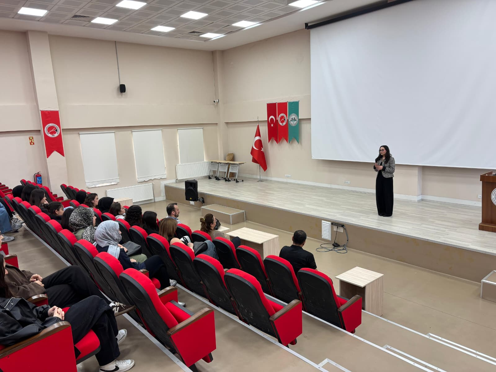 Muhasebe ve Vergi Uygulamaları Kariyer Söyleşisi Gerçekleştirildi