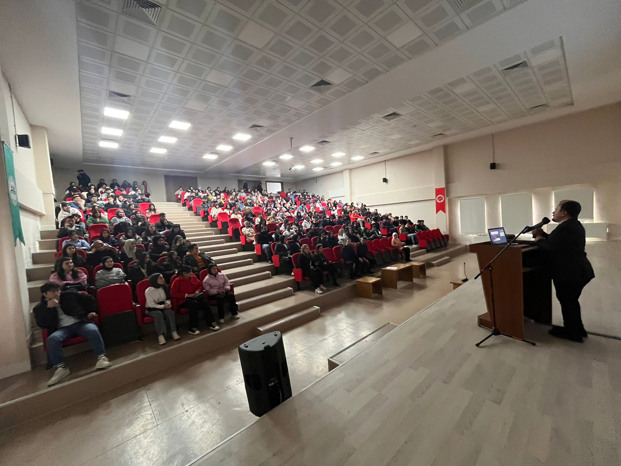 Yüksekokulumuzda "Beden Dili ve Etkili İletişim" Konferansı Gerçekleştirildi