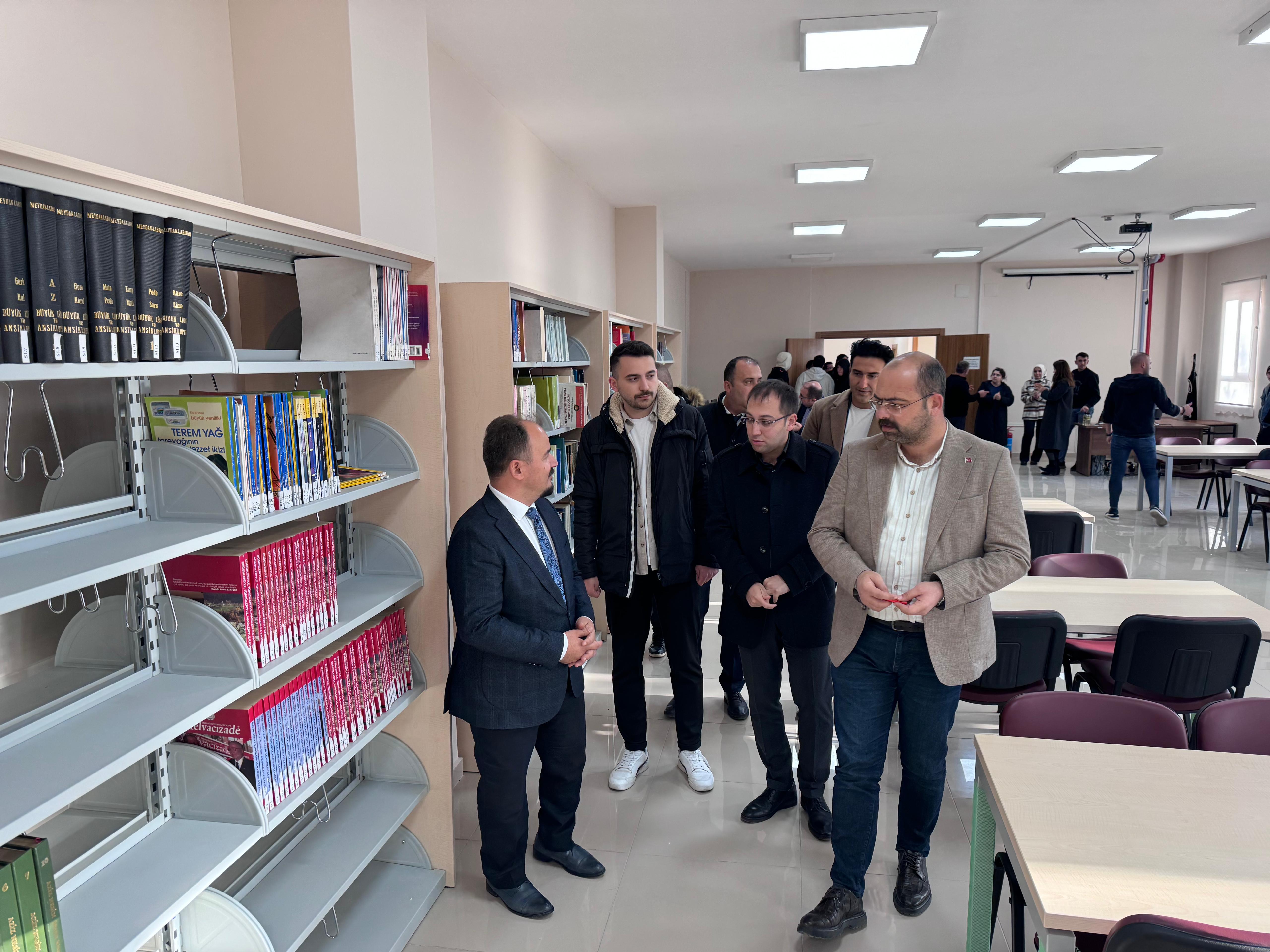 Yüksekokulumuz Kütüphanesi Hizmete Açıldı