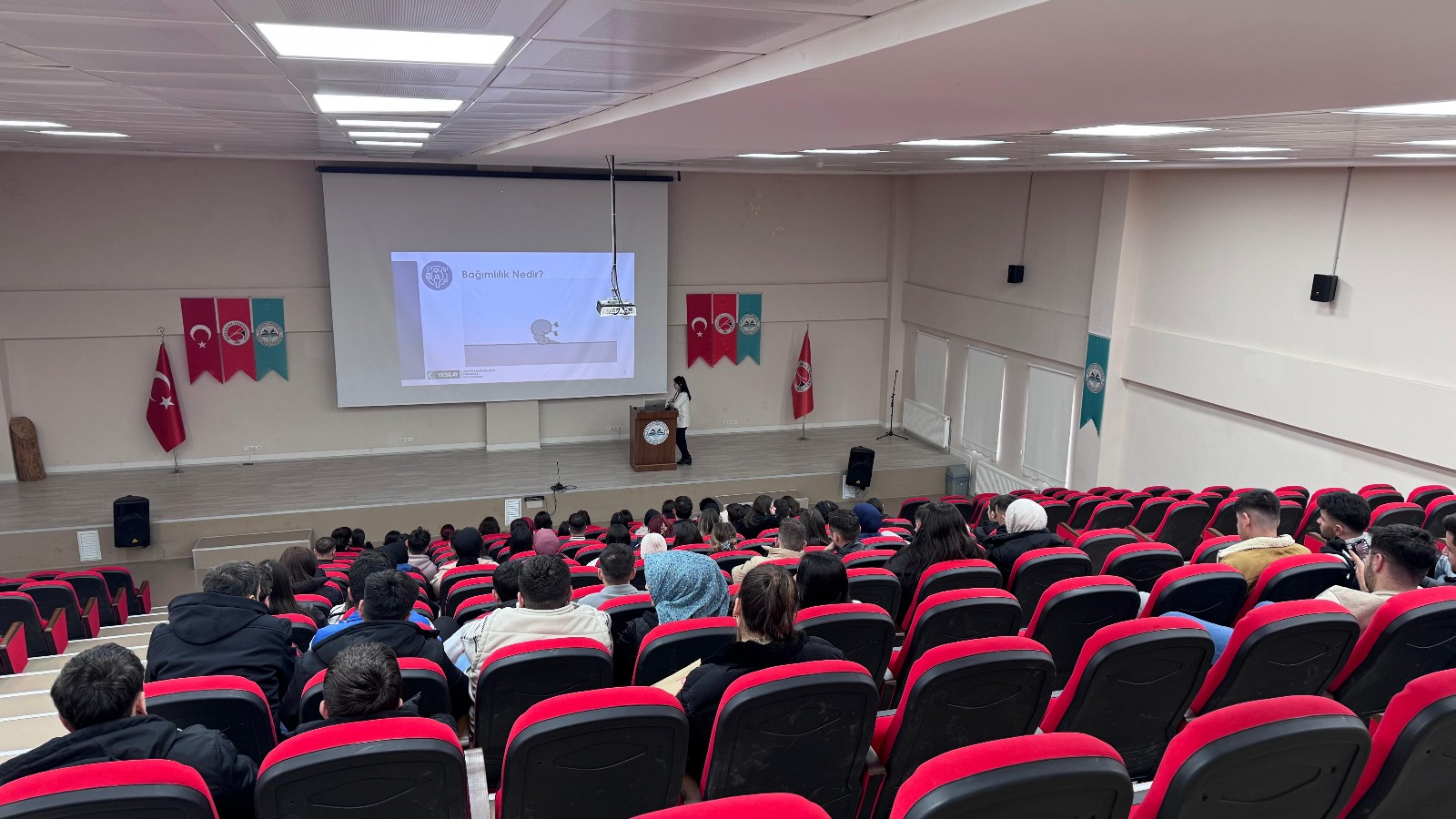 Meslek Yüksekokulumuzda Bağımlılıkla Mücadele Eğitimleri Düzenlendi