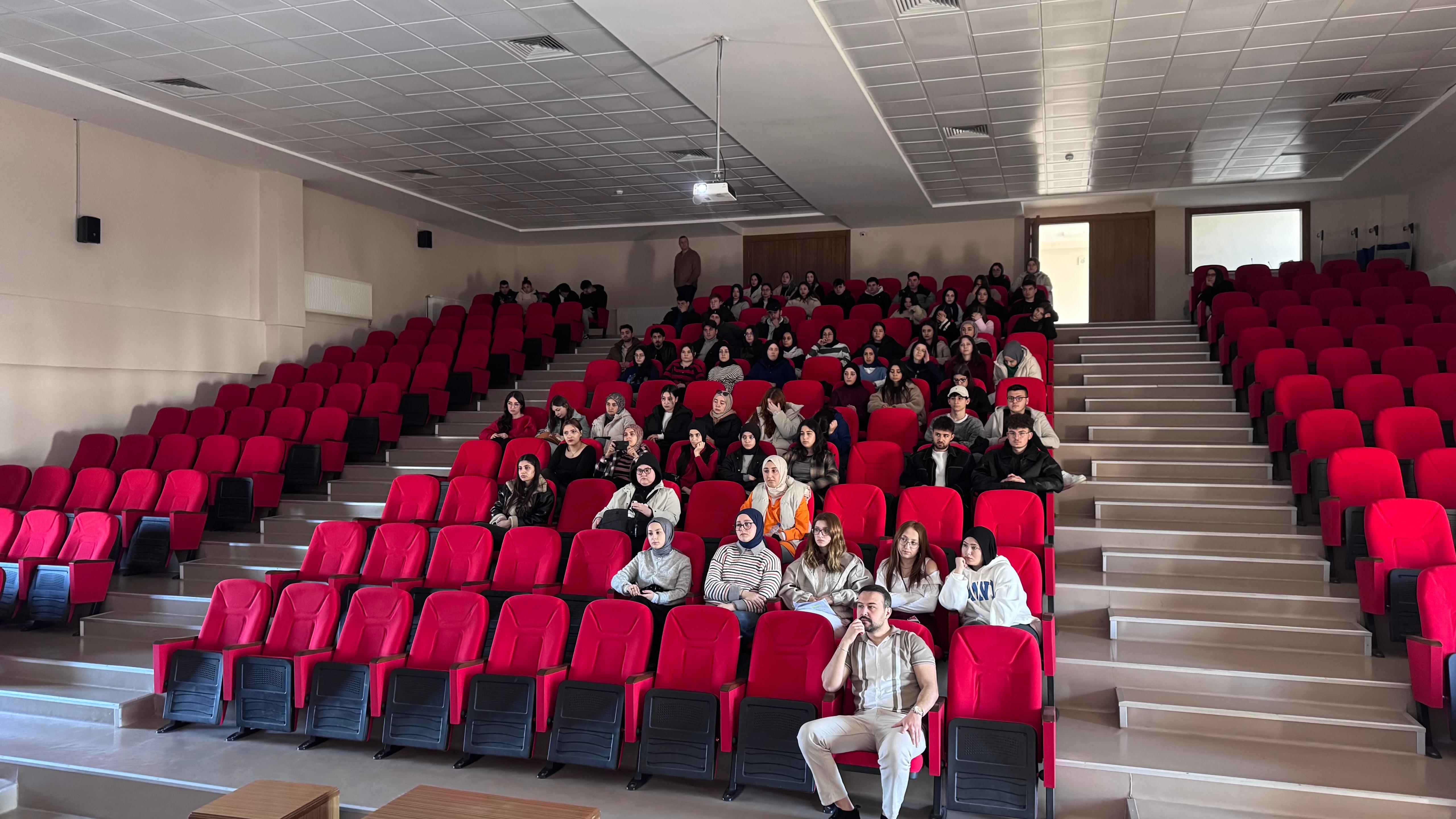 Meslek Yüksekokulumuzda Staj Başvuru Süreçleri Eğitimi Düzenlendi