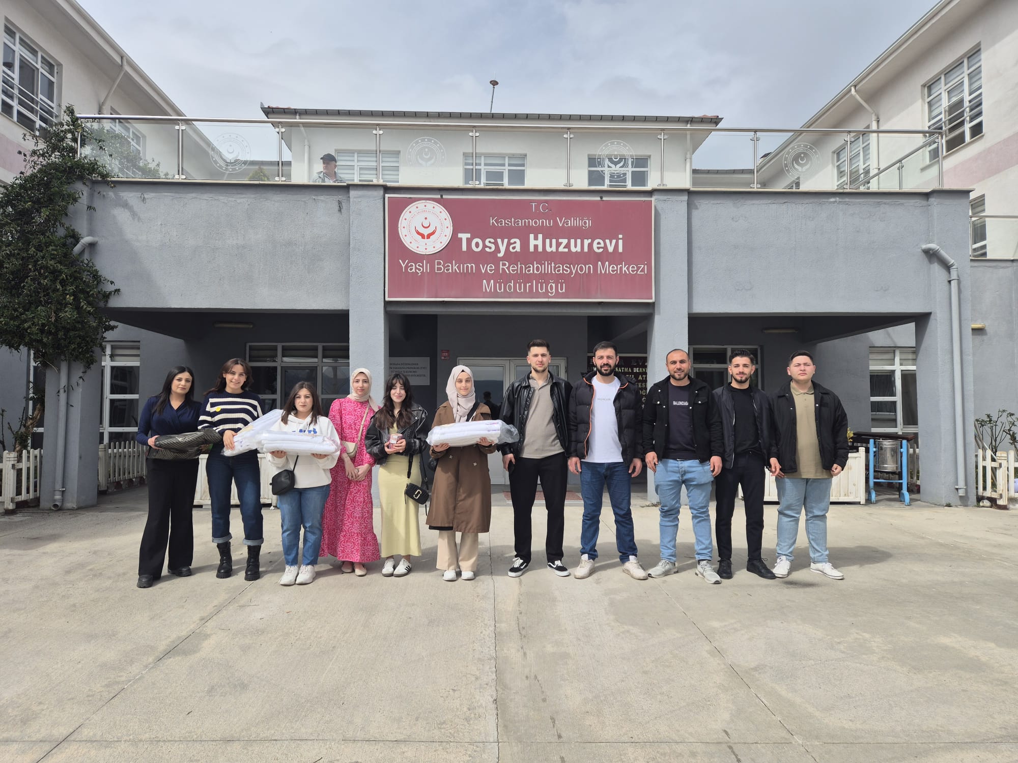 Yüksekokulumuz Öğrencileri Tosya Huzurevini Ziyaret Etti
