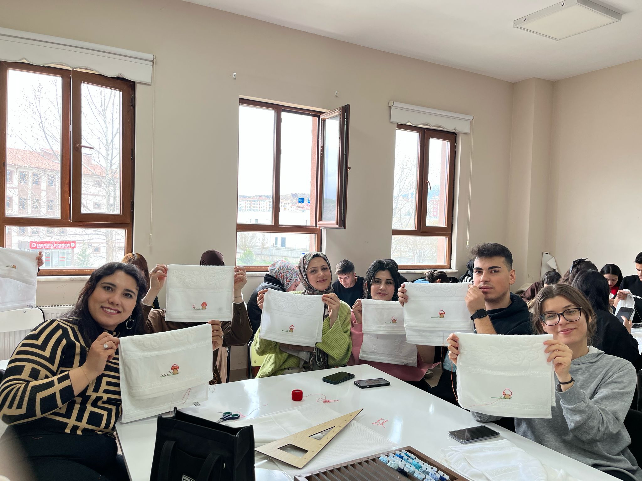 Yüksekokulumuz Öğrencileri Al Gelincik Özel Eğitim ve Rehabilitasyon Merkezi'ni Ziyaret Etti