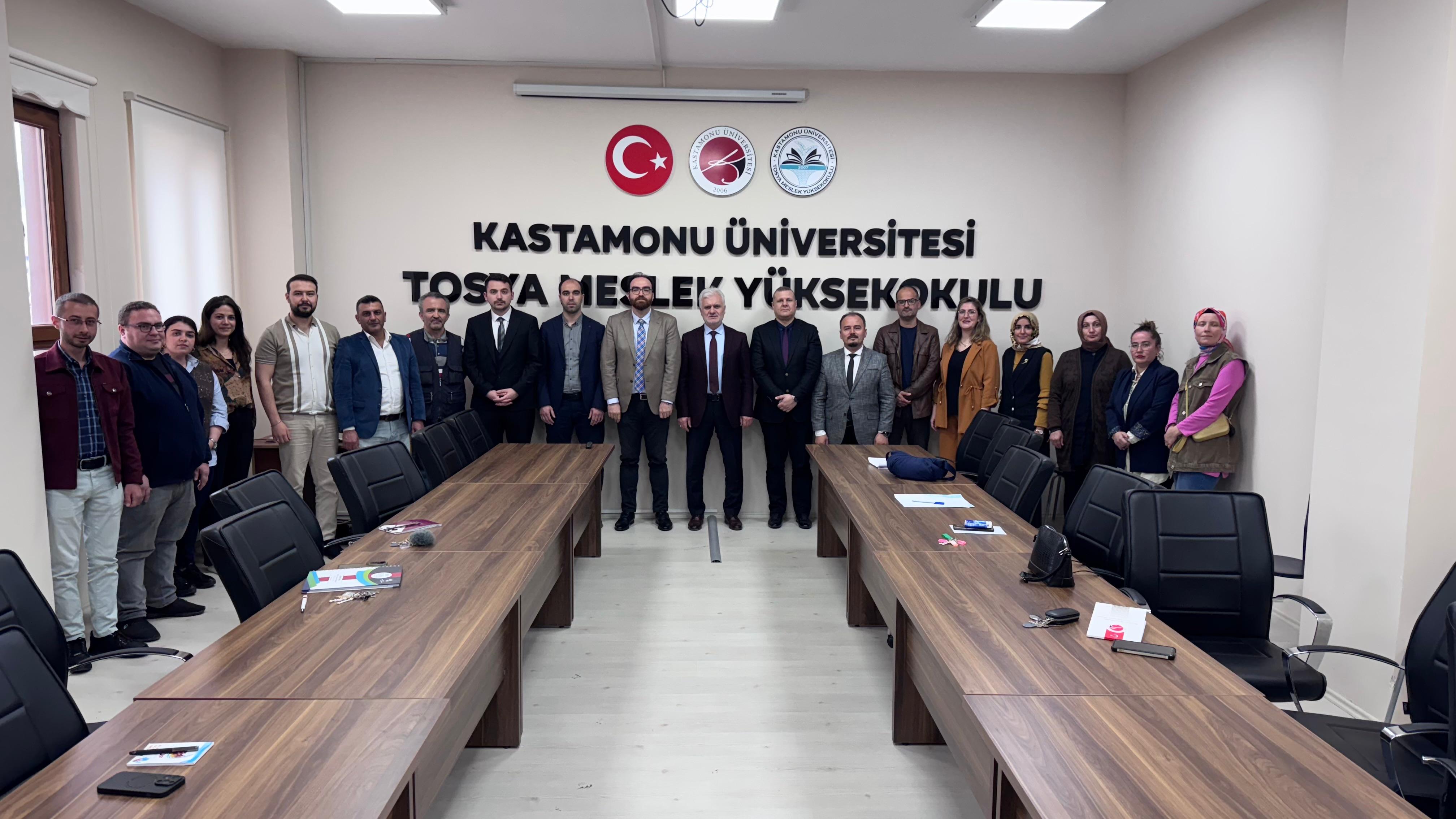 Meslek Yüksekokulumuz akademisyenlerine TÜBİTAK Proje Yazma, Patent Araştırma ve Geliştirme Eğitimleri Verildi.