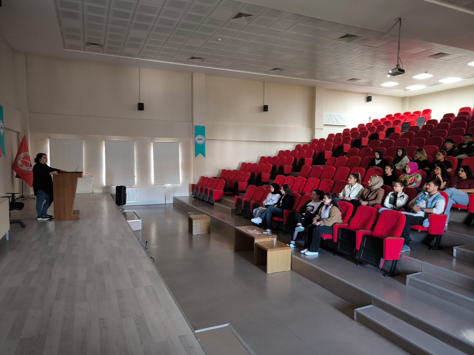 Meslek Yüksekokulumuzda “Engelli Çalışanlar için Çalışma Ortamı” Başlıklı Seminer Düzenlendi.